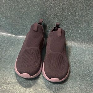 Avia women’s walking shoes